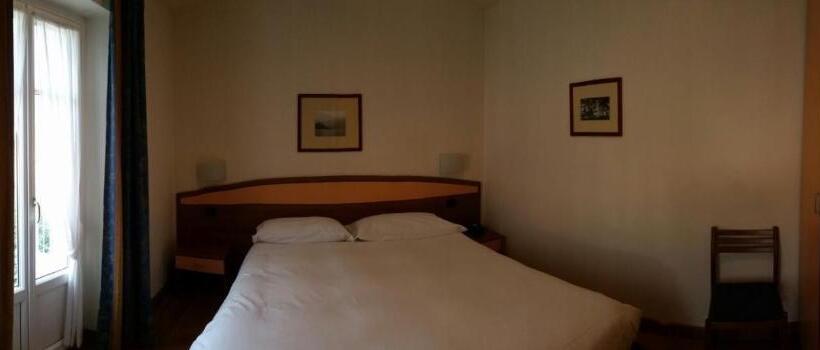 غرفة قياسية مطلّة علي البحيرة, Lario