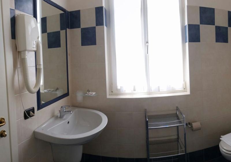 غرفة قياسية, Lario