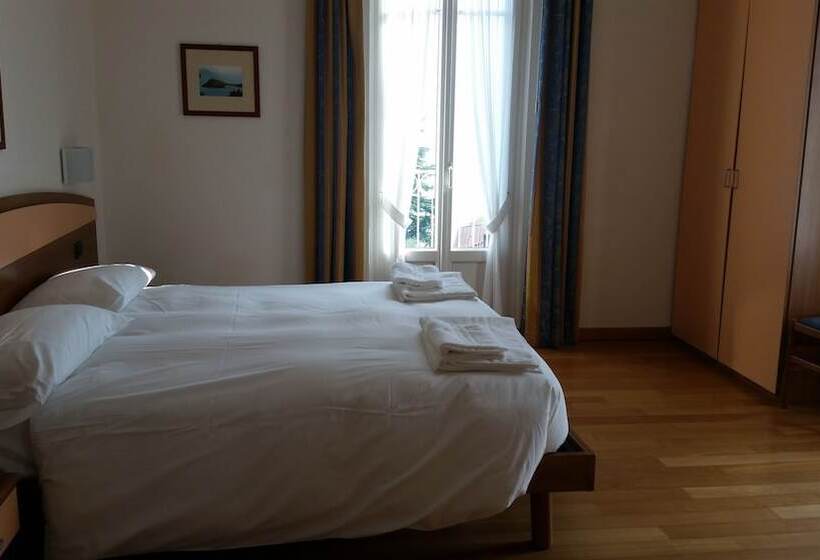 غرفة قياسية ثلاثية, Lario