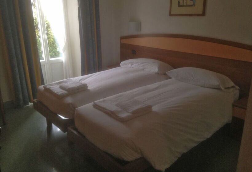 غرفة قياسية ثلاثية, Lario