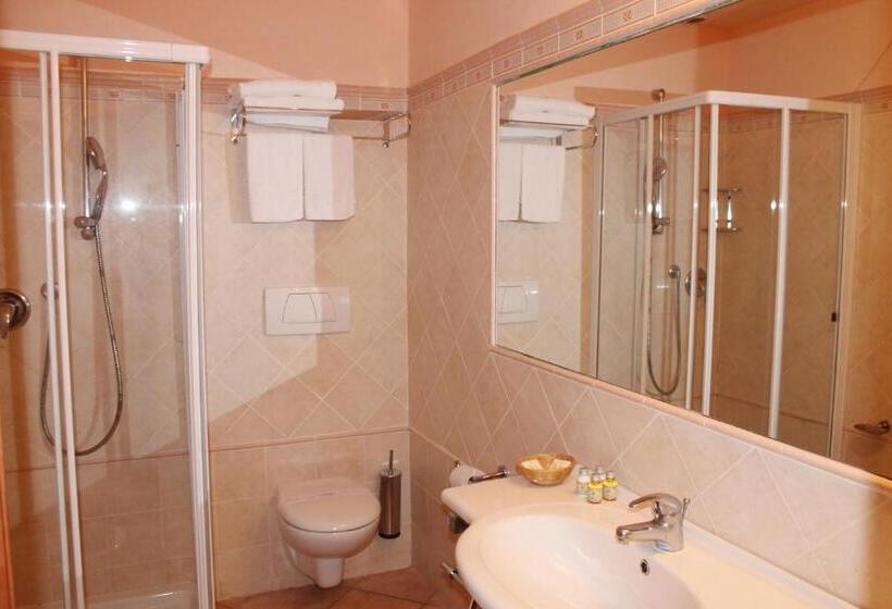 غرفة كلاسيكية, Loano 2 Village