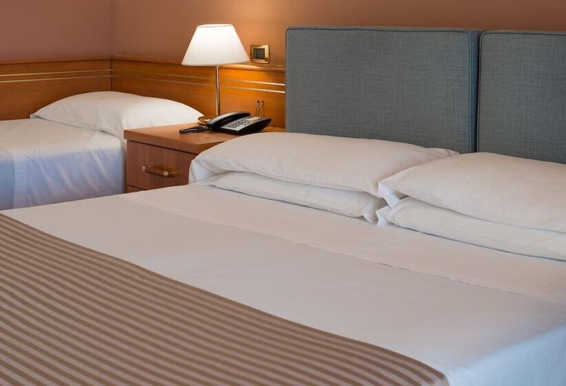 إستوديو قياسى, Loano 2 Village