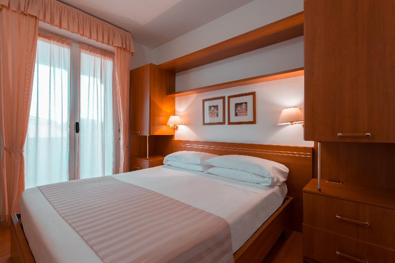 غرفة كلاسيكية, Loano 2 Village