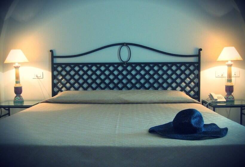 Люкс, Monti Di Mola