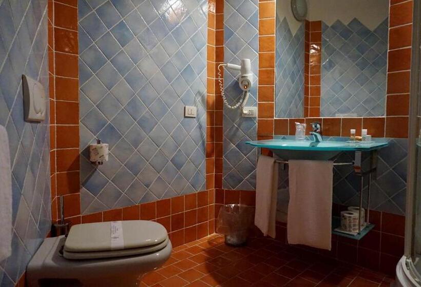 Номер Стандарт, Monti Di Mola