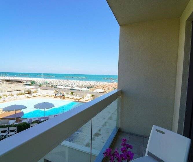 이그제큐티브 트리플, Nautilus Family