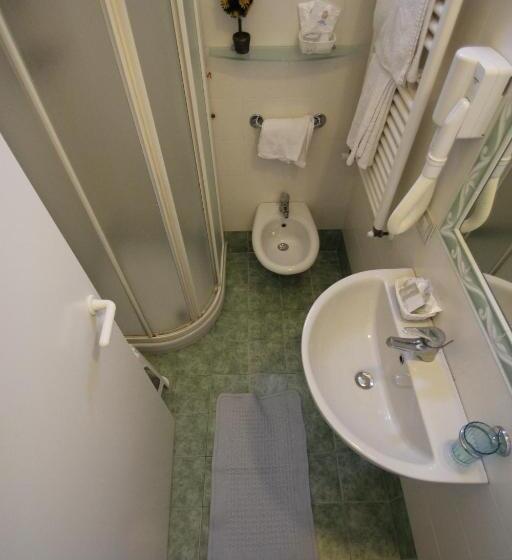 标准三人间, Romagna