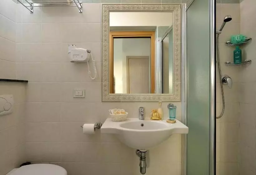Standard Kolmen Hengen Huone, Romagna