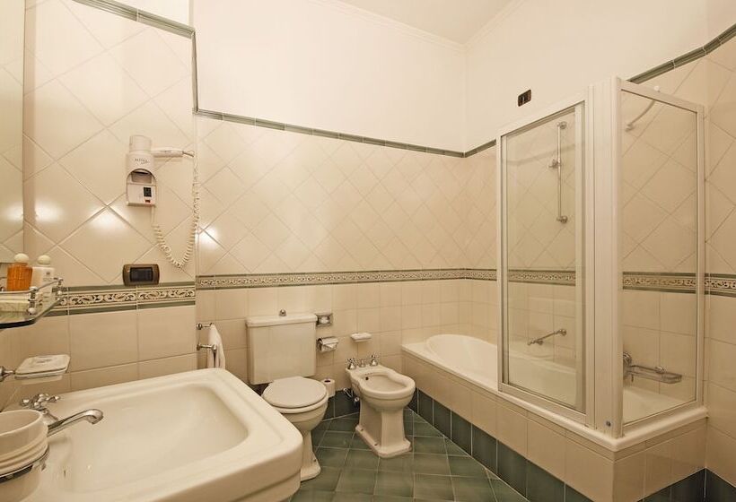 اتاق کلاسیک, Savoy Palace