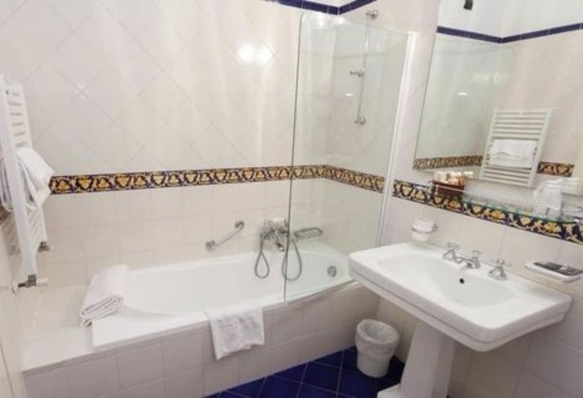 디럭스 룸 호수 전망, Savoy Palace