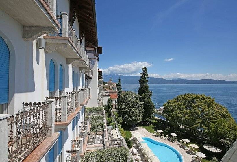 디럭스 룸 호수 전망, Savoy Palace