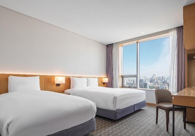 اتاق لوکس, Silka Far East