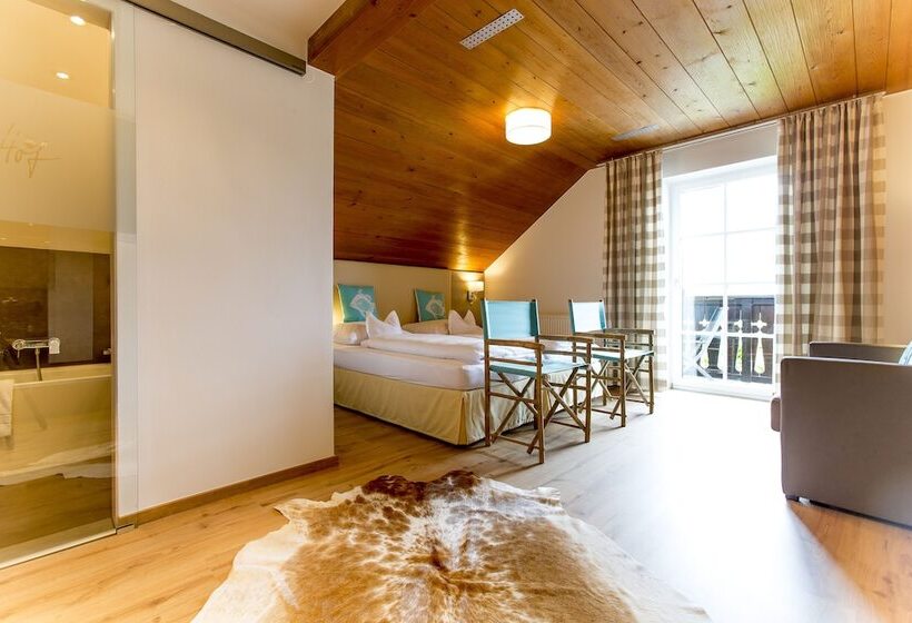 スタンダードトリプルルーム, Stroblerhof