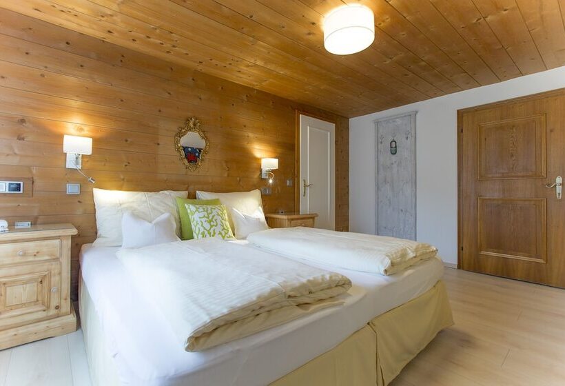 スタンダードルーム, Stroblerhof