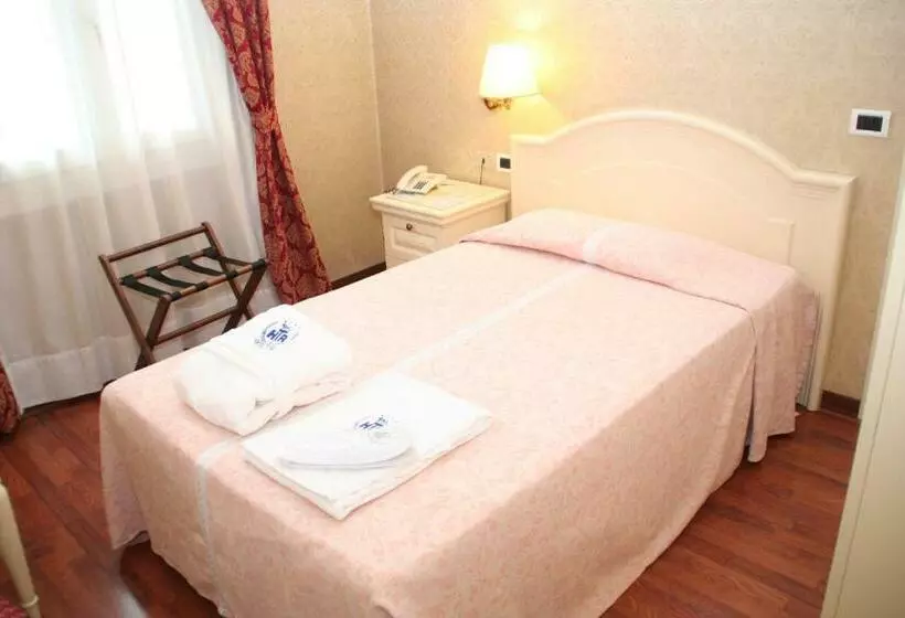 スタンダードシングルルーム, Terme Roma