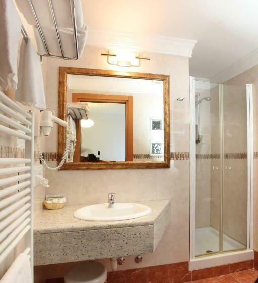 اتاق استاندارد, Ungheria Varese 1946