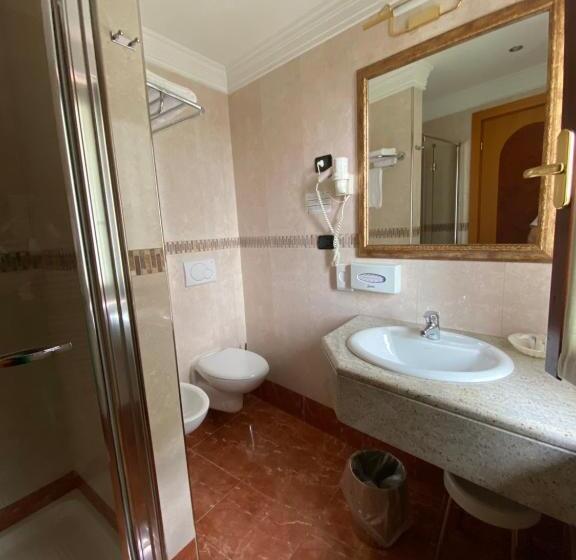 اتاق سوپریور, Ungheria Varese 1946