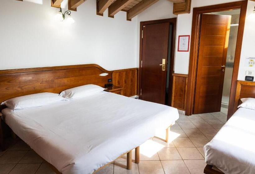 اتاق سوپریور سه تخته, Ungheria Varese 1946