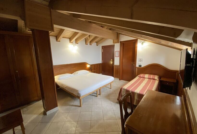 اتاق سوپریور سه تخته, Ungheria Varese 1946