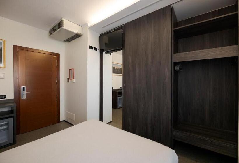 اتاق استاندارد, Ungheria Varese 1946