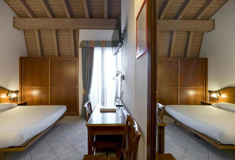 اتاق استاندارد, Ungheria Varese 1946