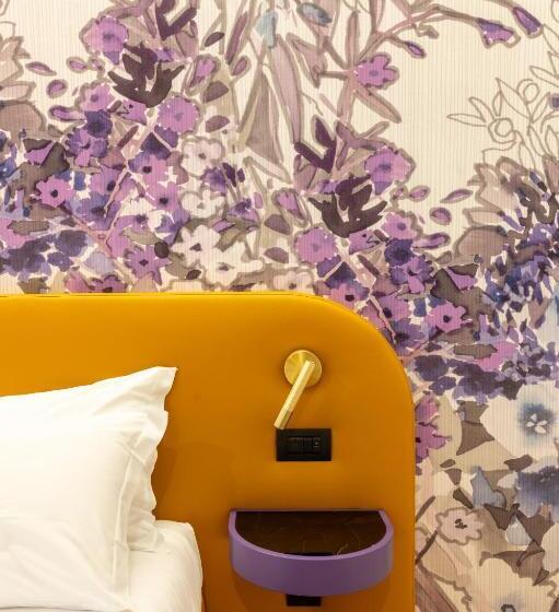 استودیو استاندارد با تخت کینگ, Ungheria Varese 1946