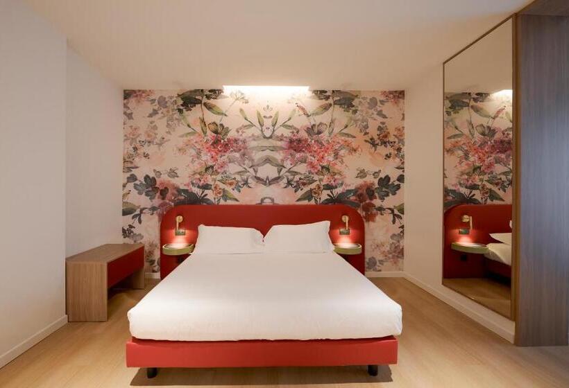 استودیو خانوادگی, Ungheria Varese 1946