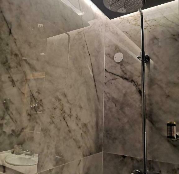 اتاق استاندارد یک نفره, Versatile