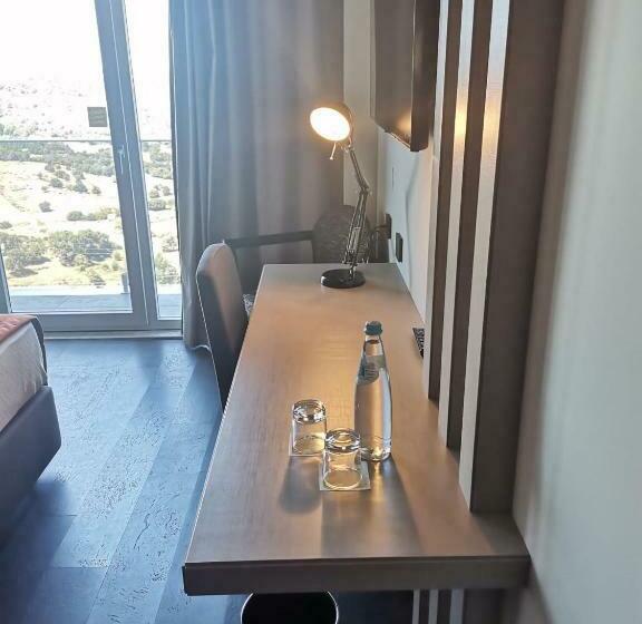 اتاق استاندارد یک نفره, Versatile