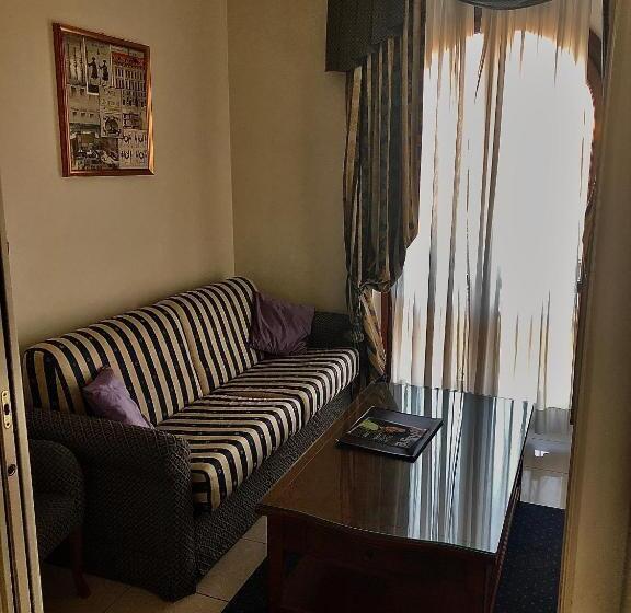 Полулюкс, Villa Savoia