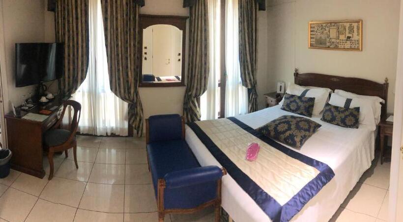 Полулюкс, Villa Savoia