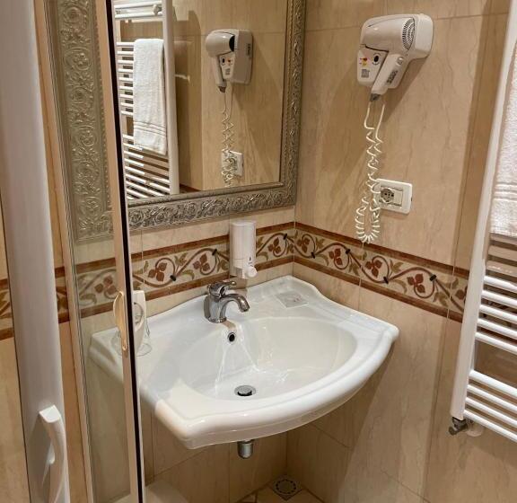 اتاق کلاسیک یک تخته, Villa Tina