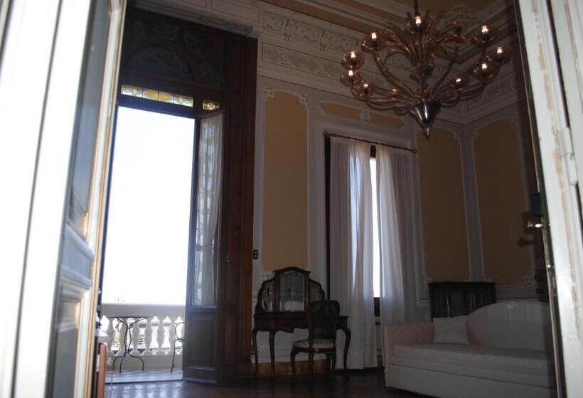 سوییت جونیور با چشم‌انداز دریا, Villa Tina