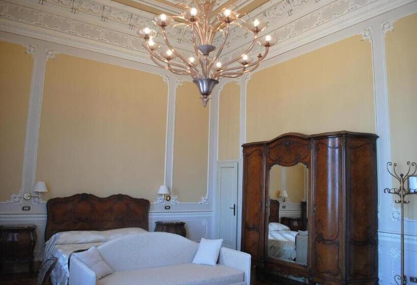 سوییت جونیور با چشم‌انداز دریا, Villa Tina