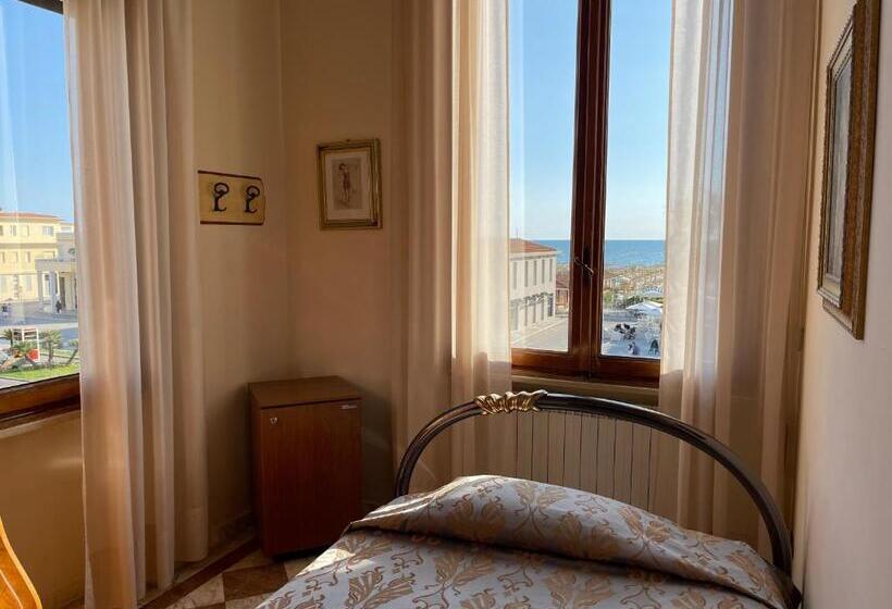 اتاق لوکس با چشم‌انداز دریا, Villa Tina