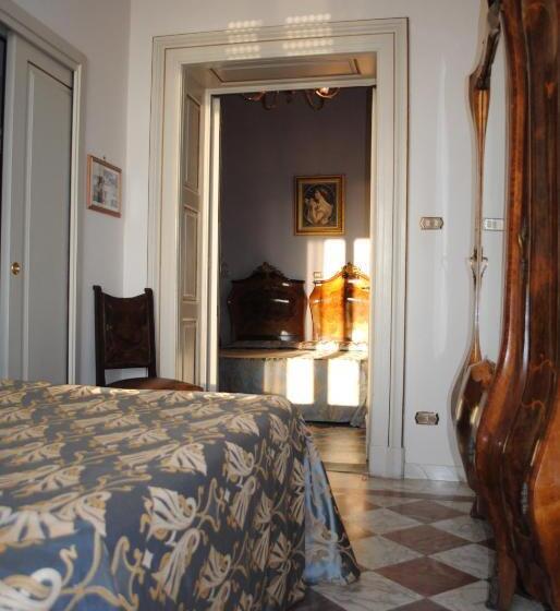 اتاق لوکس با چشم‌انداز دریا, Villa Tina