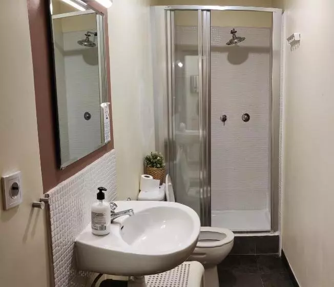 トリプルクラシックルーム, Guest House Barcelona Bruc