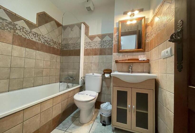 חדר סטנדרט, Al Andalus