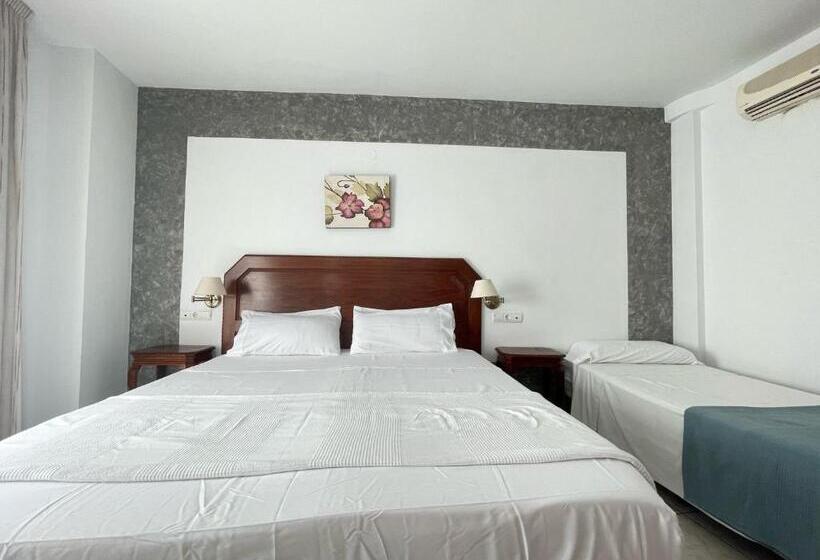 חדר סטנדרט לשלושה, Al Andalus