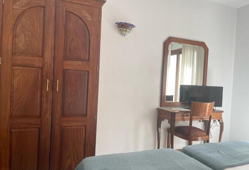 Standard Triple Room, Al Andalus