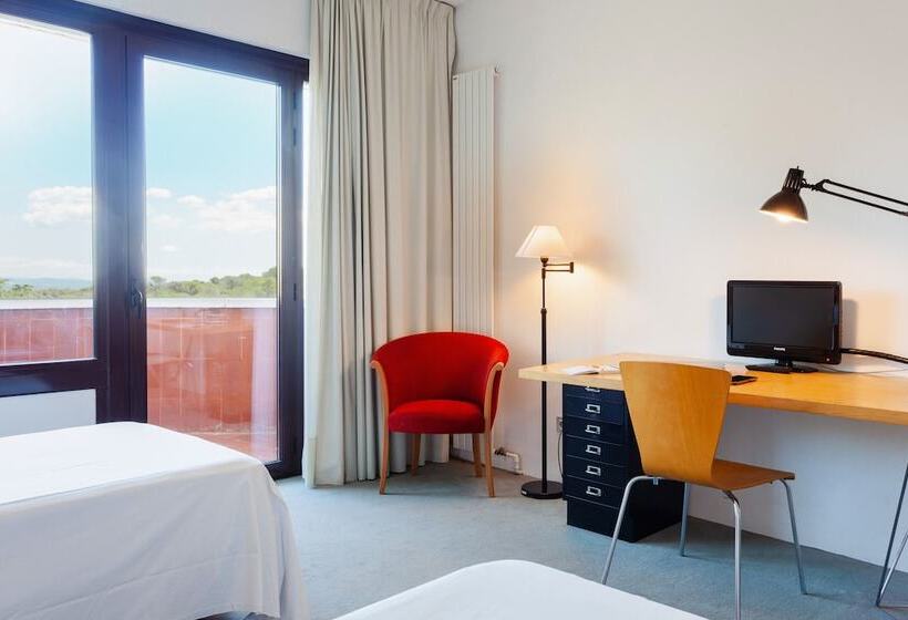 غرفة قياسية, Checkin Montserrat