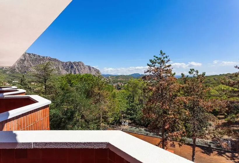 اتاق سوپریور, Checkin Montserrat
