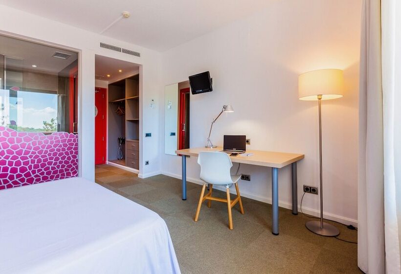 غرفة سوبيريور, Checkin Montserrat