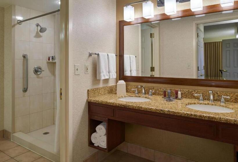 سوئیت با وان آب گرم, Chicago Marriott Midway