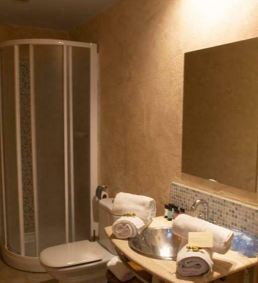 Quarto Estandar, Hostal Bavieca