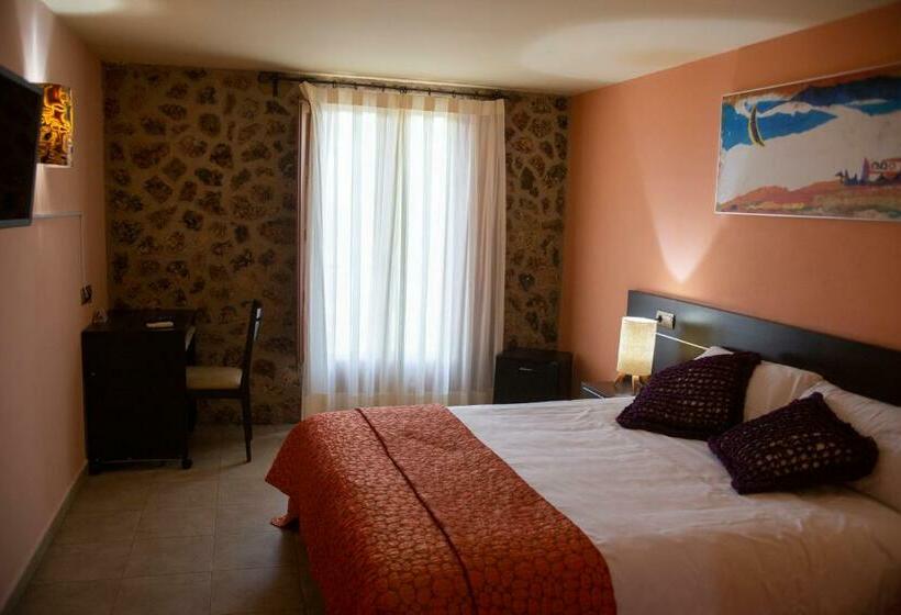Quarto Estandar, Hostal Bavieca