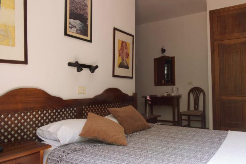 חדר סטנדרט, Ida Ines