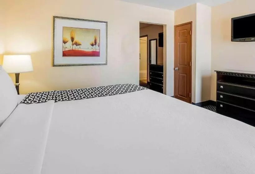 キングサイズベッドのスイートルーム, La Quinta By Wyndham Dallas Mesquite