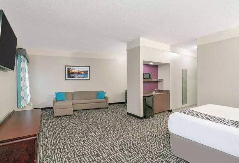 اتاق استاندارد با تخت دوبل, La Quinta By Wyndham Latham Albany Airport