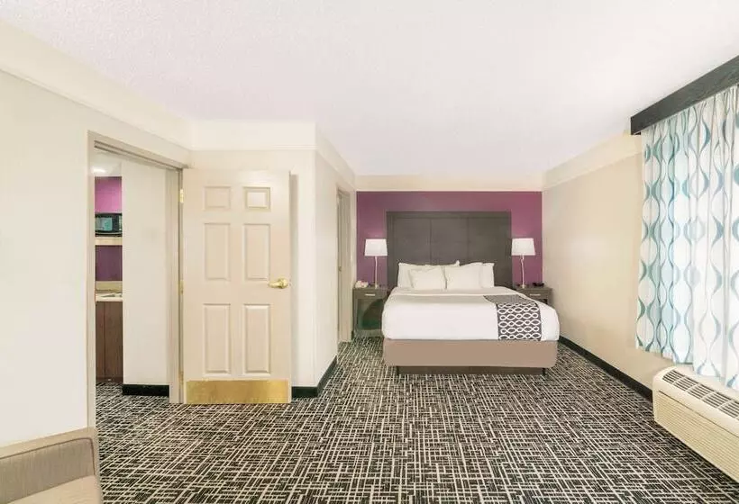 سوییت لوکس, La Quinta By Wyndham Latham Albany Airport